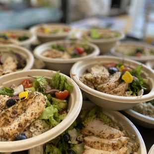 Lunch - Mediterranean chicken bowl